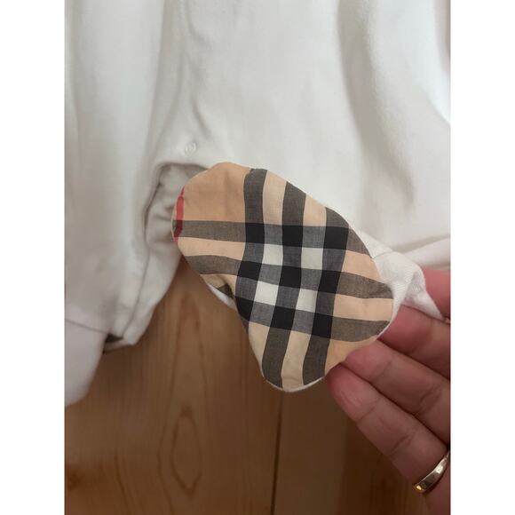 Burberry Baby Footed Lamb Onesie Size 6m - Picture 3 of 6